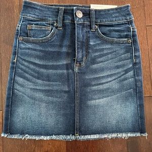 American Eagle Women’s hi-rise jean skirt size 00